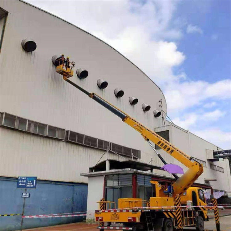 龙泉驿高空作业车出租服务：专业广告牌安装解决方案