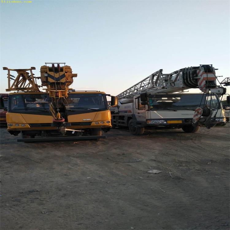 龙泉驿吊车吊挖机正确办法